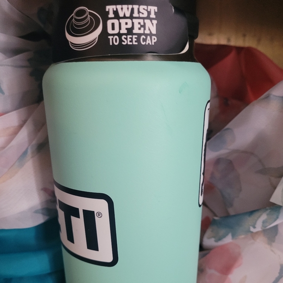 Yeti - Picture 2 of 4